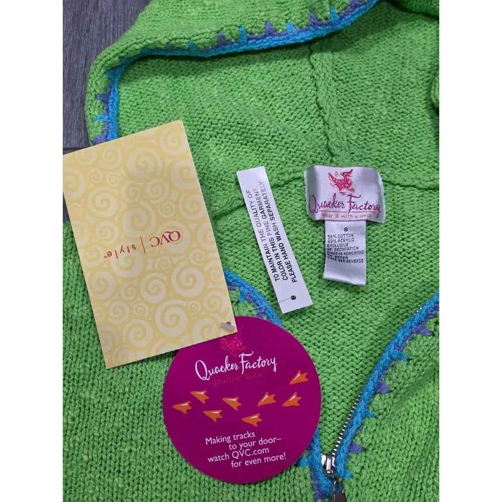 NWT Quacker Factory Embroidered butterfly knit top w/ hood Green Small A004004